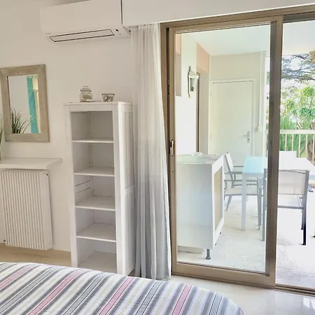 Appartement Front De Mer, 80m2 *